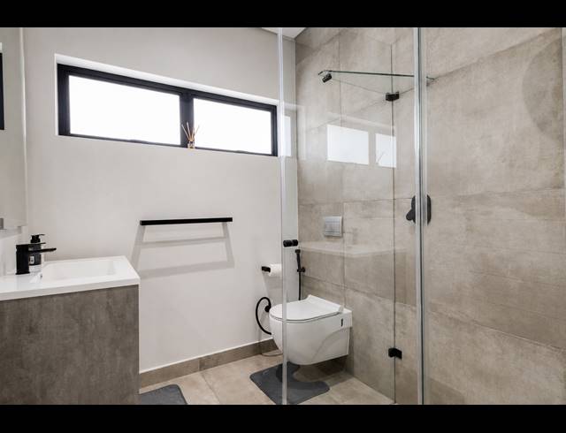 4 BEDROOM CLUSTER TO LET IN BRYANSTON EAST
